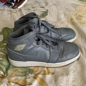 thrifted grey nike air jordan’s